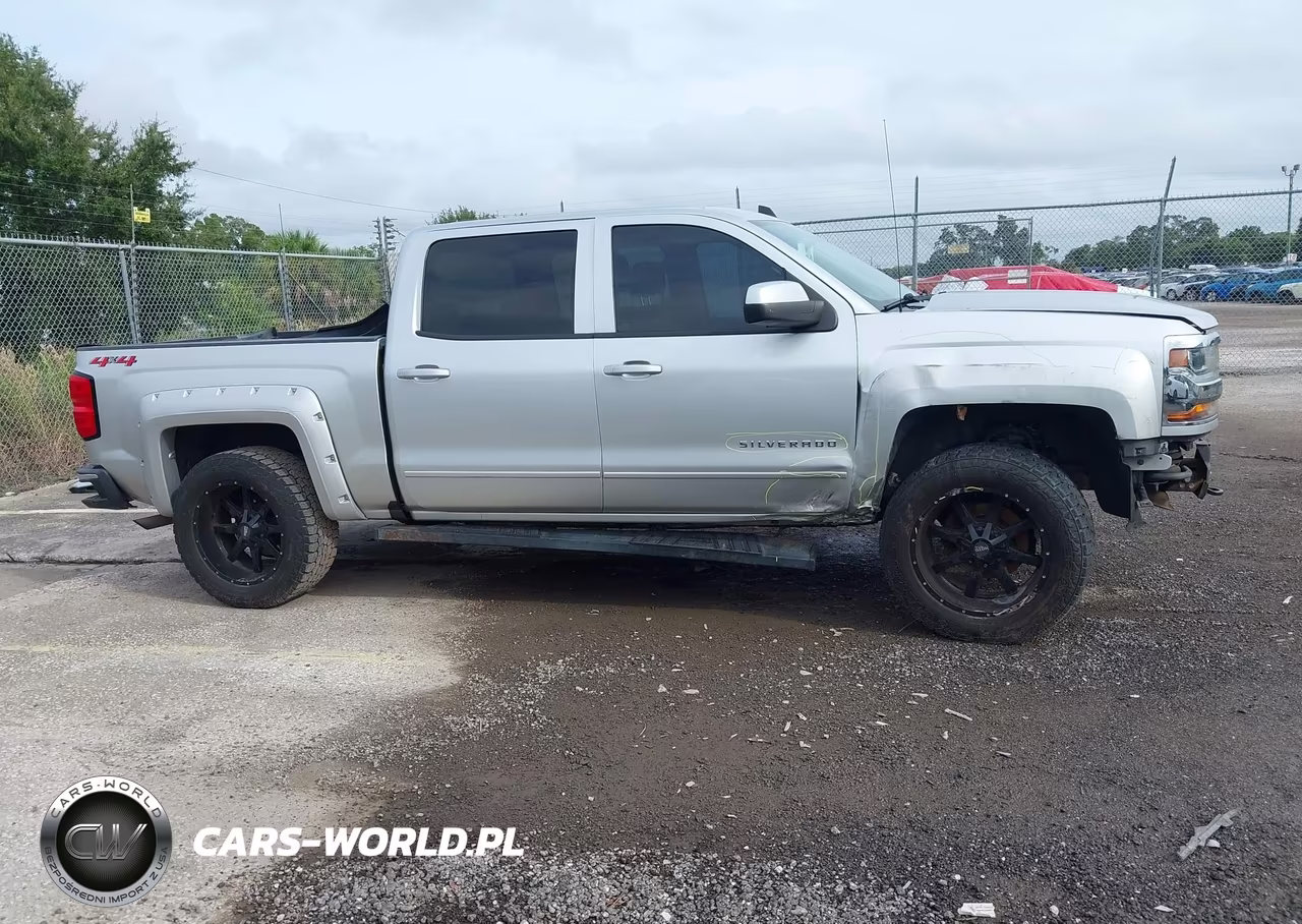 2018 Chevrolet Silverado 1500 1Lt VIN:3GCUKREC3JG121475 - 14