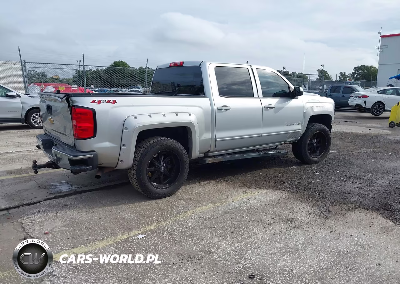 2018 Chevrolet Silverado 1500 1Lt VIN:3GCUKREC3JG121475 - 4