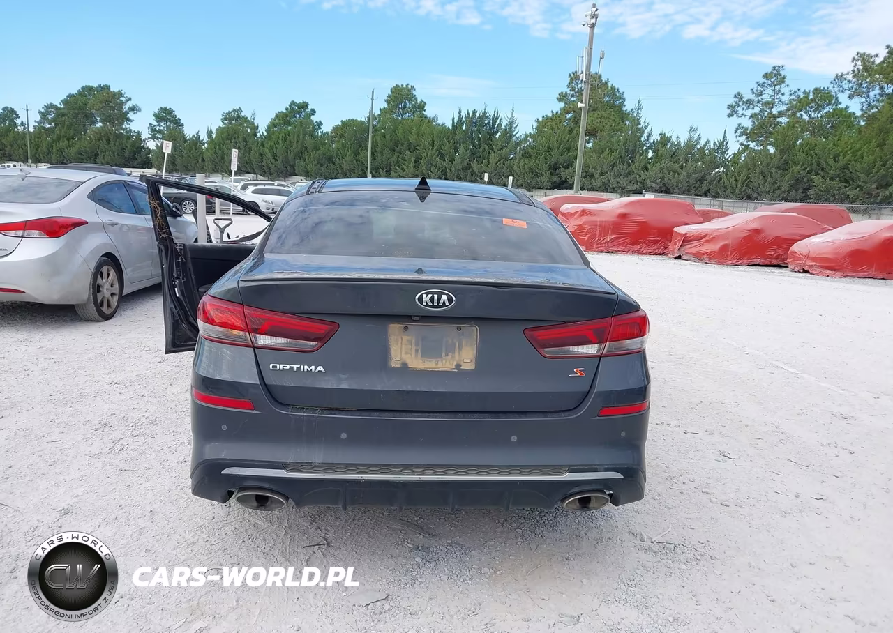 2019 Kia Optima S VIN:5XXGT4L32KG304922 - 15