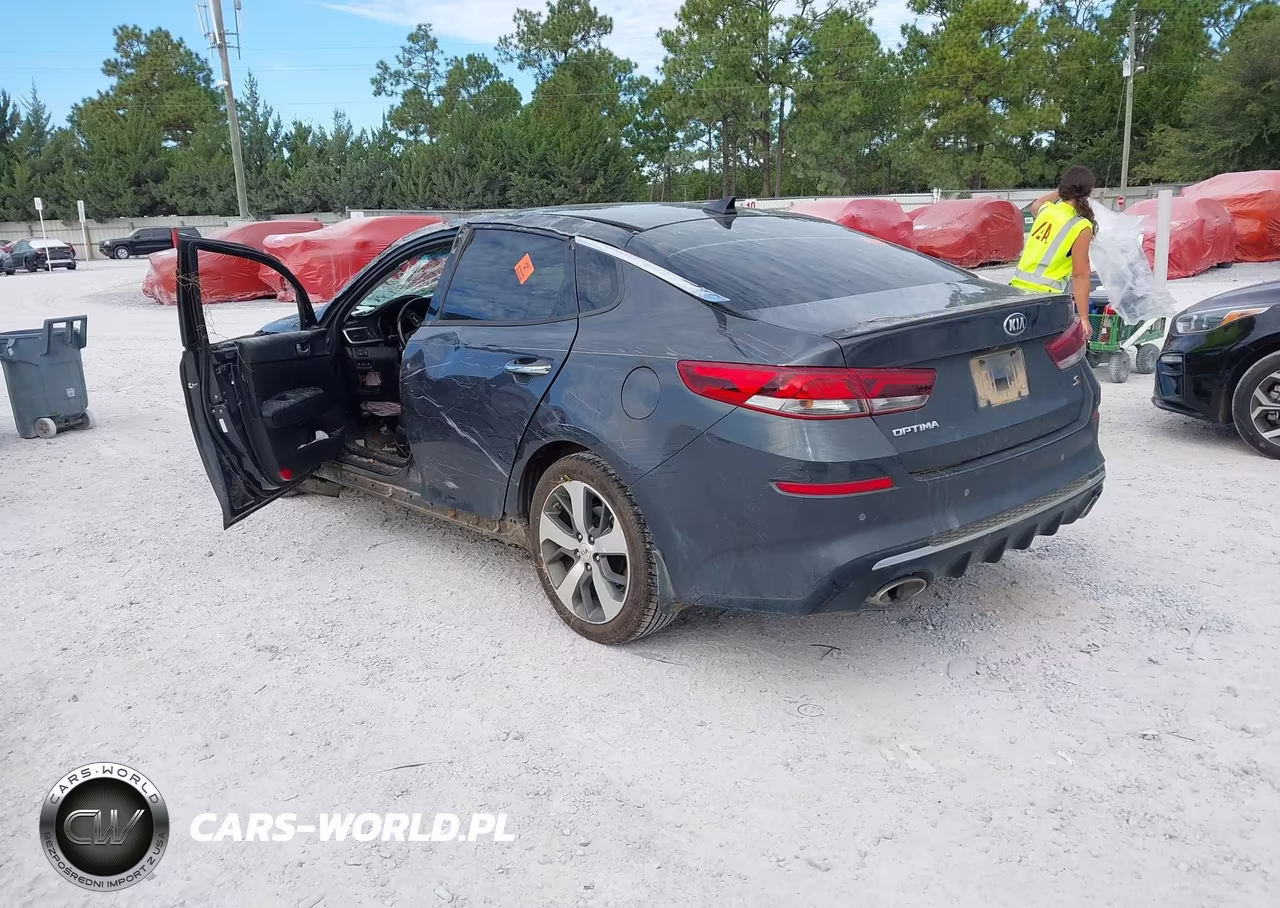 2019 Kia Optima S VIN:5XXGT4L32KG304922 - 3