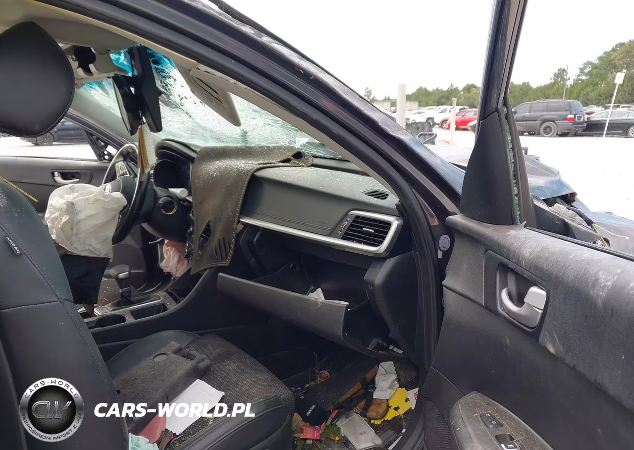2019 Kia Optima S VIN:5XXGT4L32KG304922 - 5