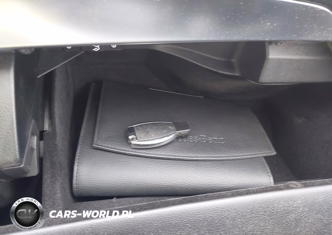 2015 Mercedes-Benz C 300 Sport 4Matic VIN:55SWF4KB7FU004053 - 11