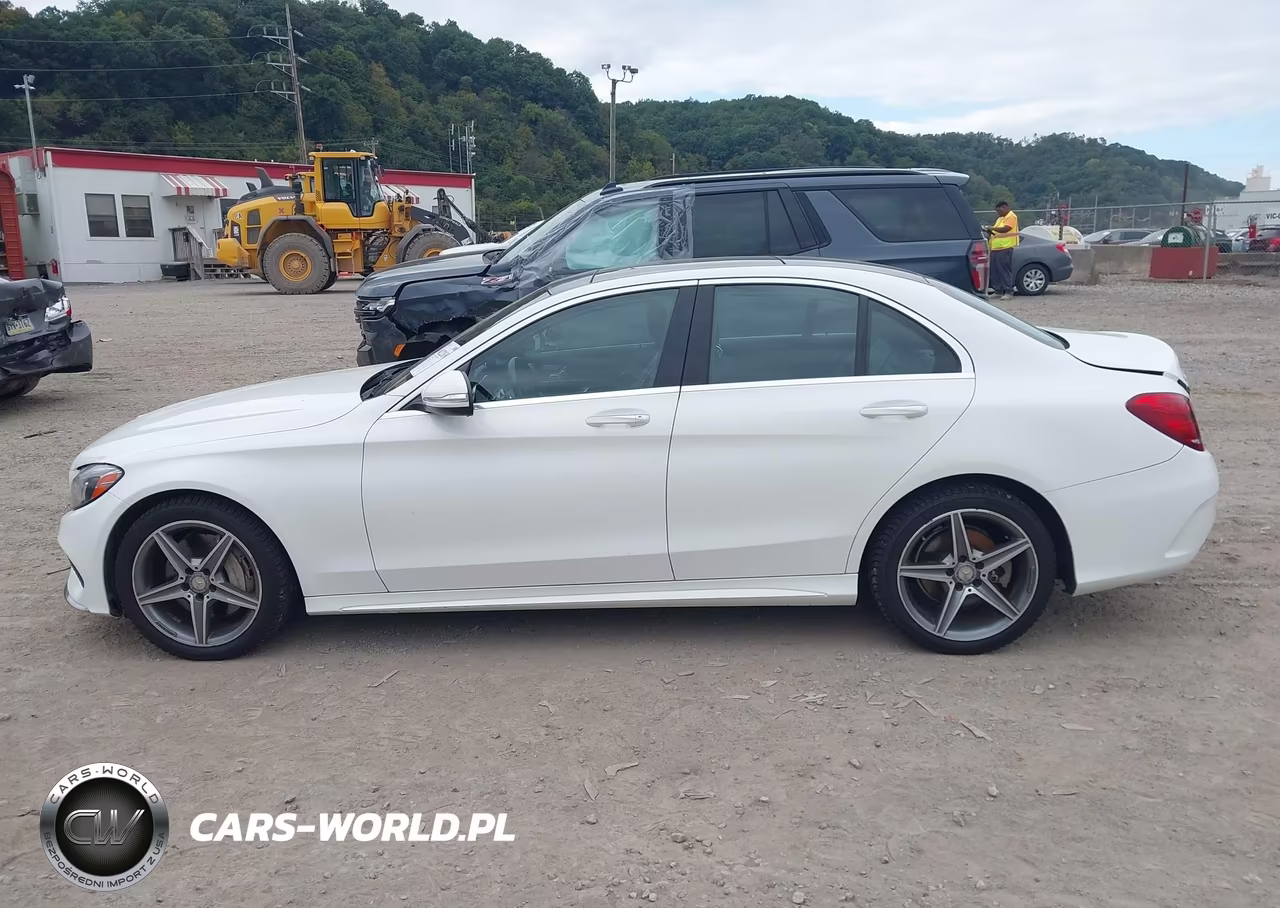 2015 Mercedes-Benz C 300 Sport 4Matic VIN:55SWF4KB7FU004053 - 14