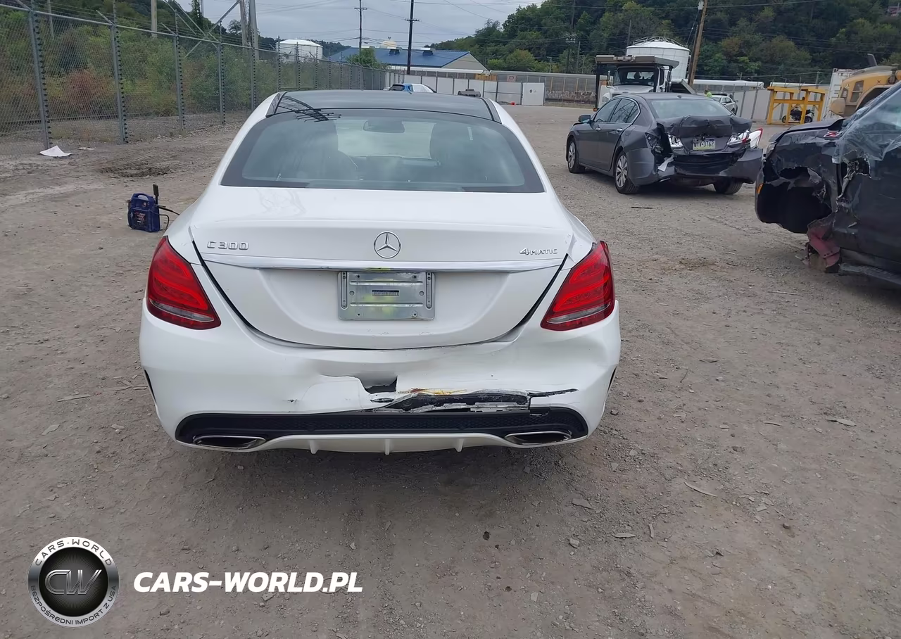 2015 Mercedes-Benz C 300 Sport 4Matic VIN:55SWF4KB7FU004053 - 16