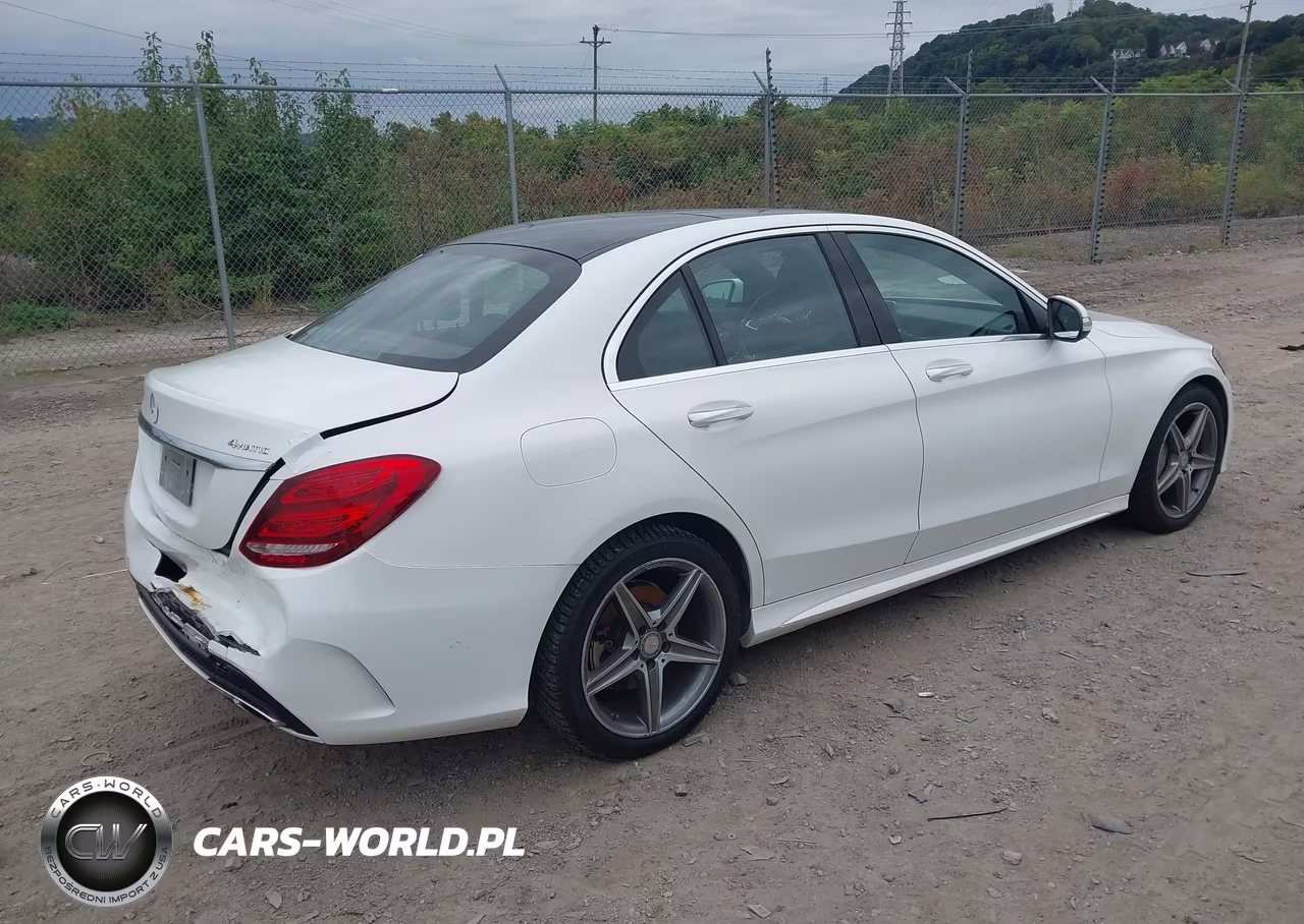 2015 Mercedes-Benz C 300 Sport 4Matic VIN:55SWF4KB7FU004053 - 4