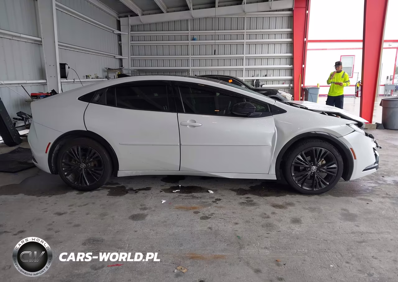 2024 Toyota Prius Xle VIN:JTDACAAU3R3024517 - 13