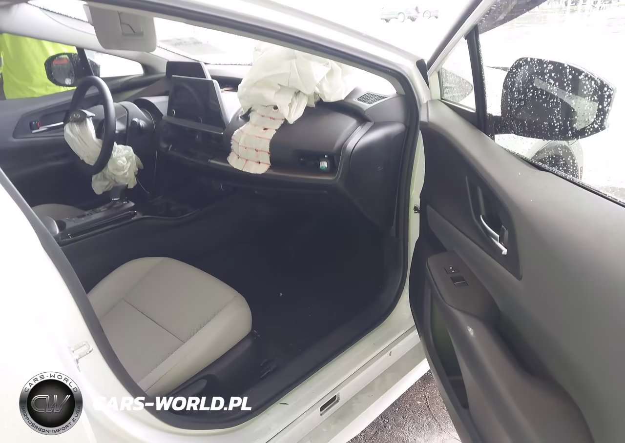 2024 Toyota Prius Xle VIN:JTDACAAU3R3024517 - 5