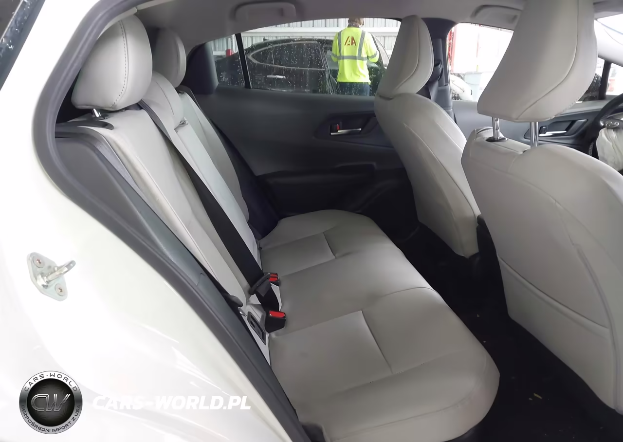 2024 Toyota Prius Xle VIN:JTDACAAU3R3024517 - 8