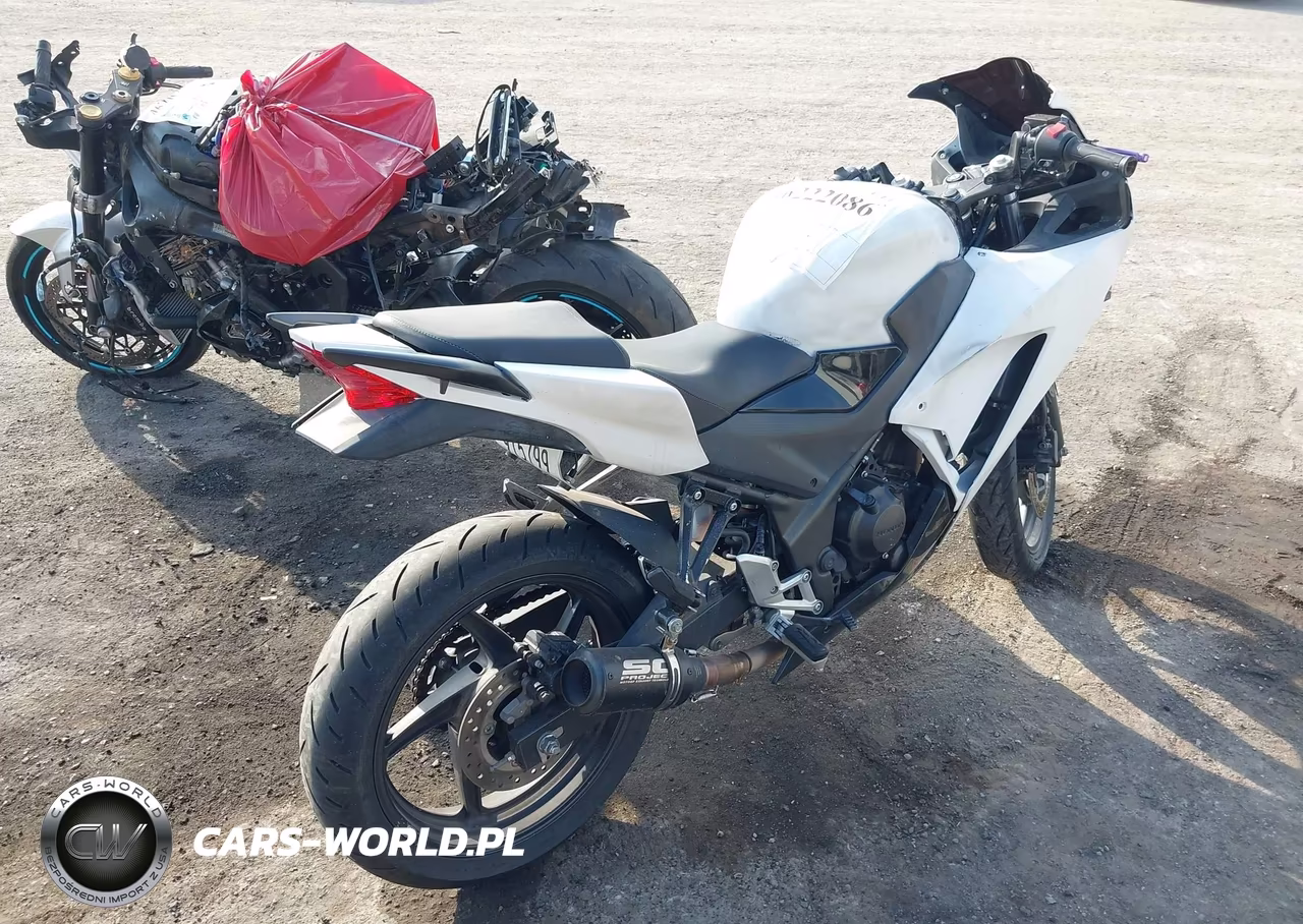 2016 Honda Cbr300 R VIN:MLHNC5102G5200199 - 4