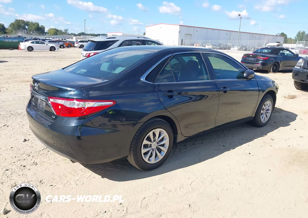 2017 Toyota Camry Le VIN:4T1BF1FK3HU652407 - 4
