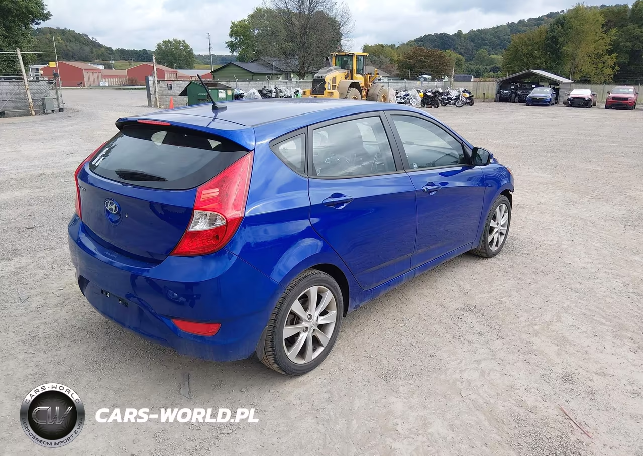 2013 Hyundai Accent Se VIN:KMHCU5AE6DU078382 - 4