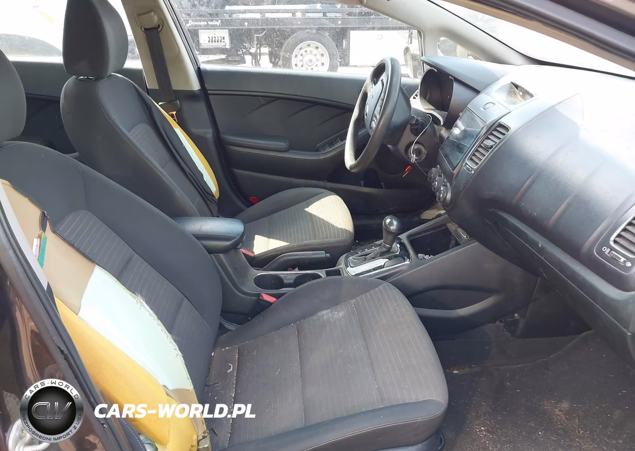 2017 Kia Forte Lx VIN:3KPFL4A75HE012667 - 5
