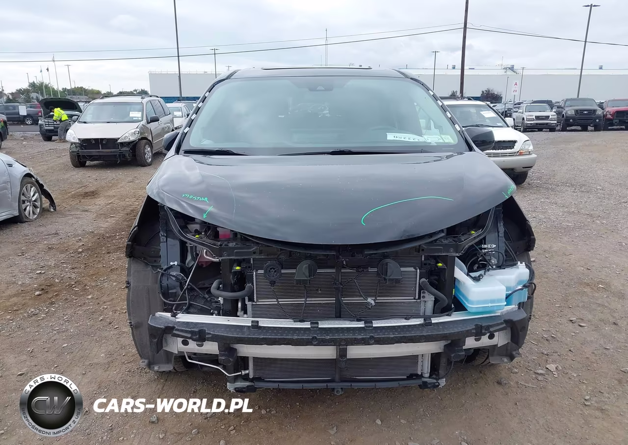2025 Toyota Sienna Xle VIN:5TDJRKEC1SS251389 - 17