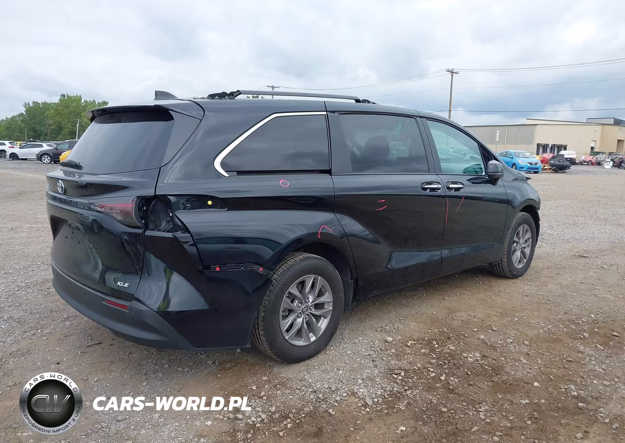 2025 Toyota Sienna Xle VIN:5TDJRKEC1SS251389 - 4