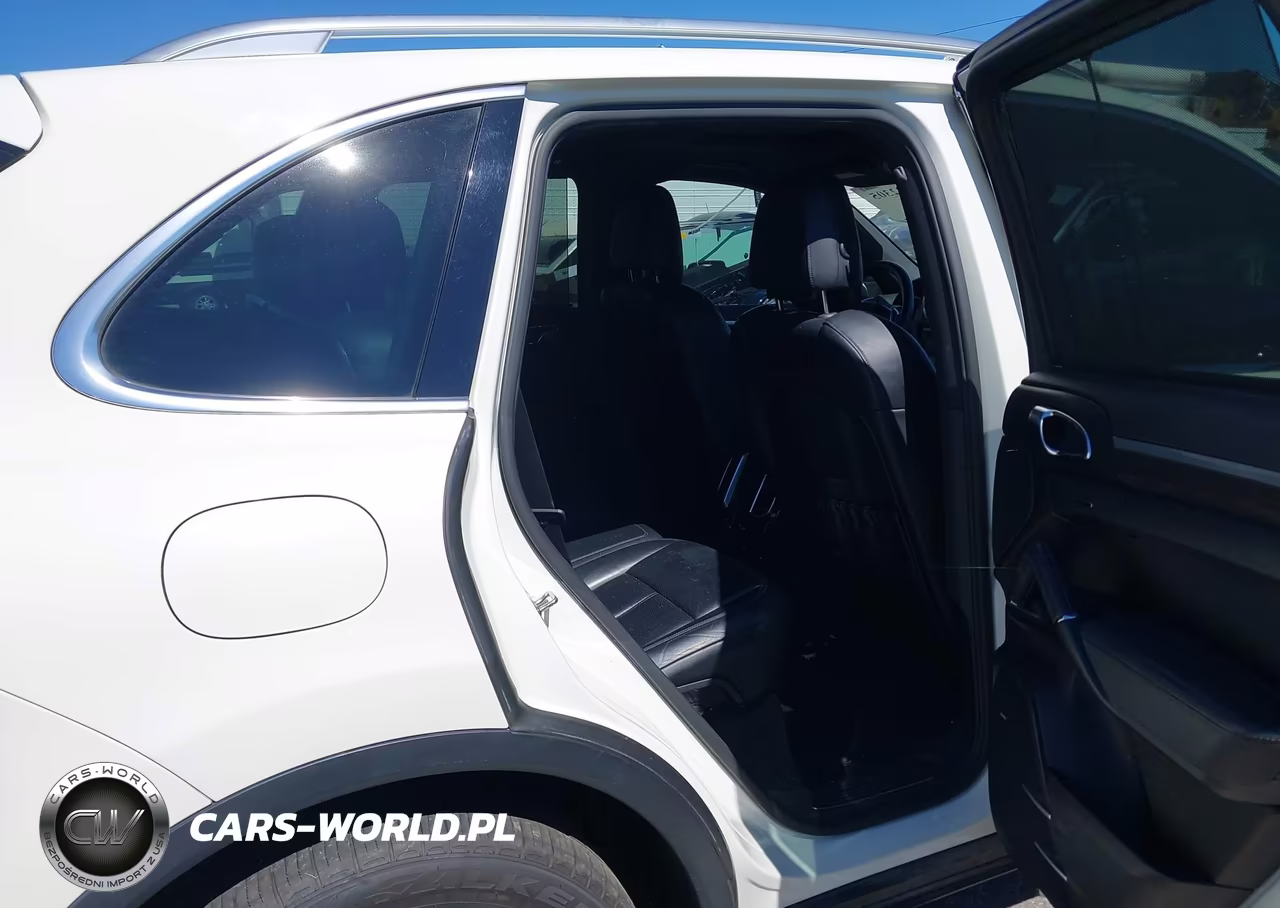2012 Porsche Cayenne S VIN:WP1AB2A23CLA40438 - 8