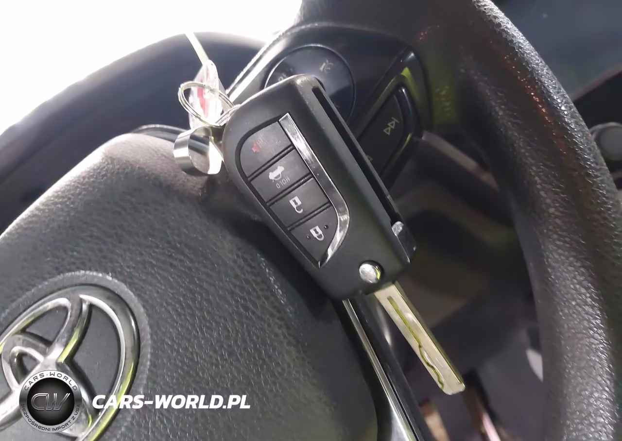2019 Toyota Camry Le VIN:4T1B11HK0KU174823 - 11