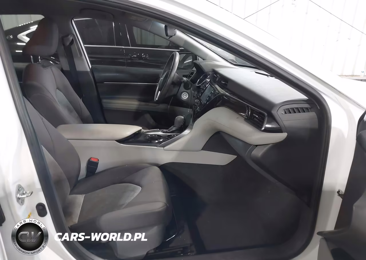 2019 Toyota Camry Le VIN:4T1B11HK0KU174823 - 5