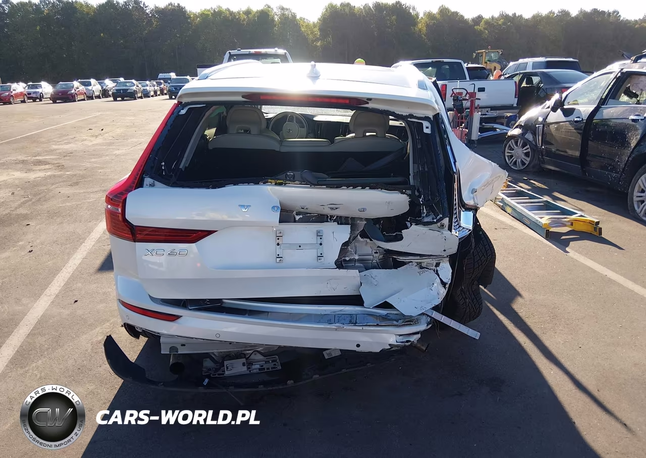 2018 Volvo Xc60 T5 Momentum VIN:LYV102RK7JB101139 - 16