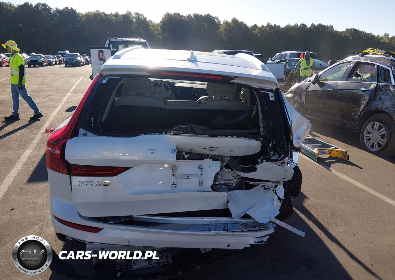 2018 Volvo Xc60 T5 Momentum VIN:LYV102RK7JB101139 - 17