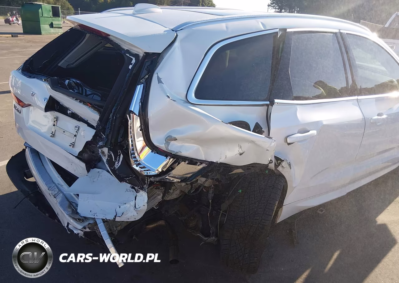 2018 Volvo Xc60 T5 Momentum VIN:LYV102RK7JB101139 - 18