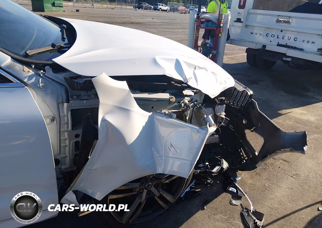 2018 Volvo Xc60 T5 Momentum VIN:LYV102RK7JB101139 - 19