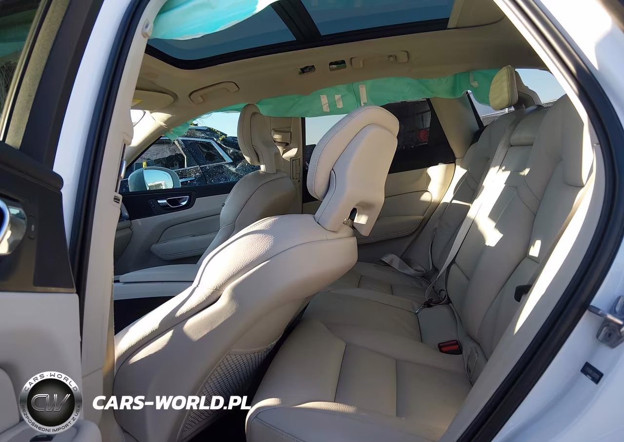 2018 Volvo Xc60 T5 Momentum VIN:LYV102RK7JB101139 - 8