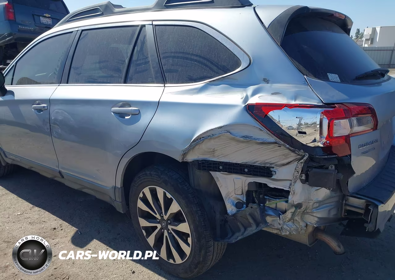 2015 Subaru Outback 3.6R Limited VIN:4S4BSENC2F3249728 - 6