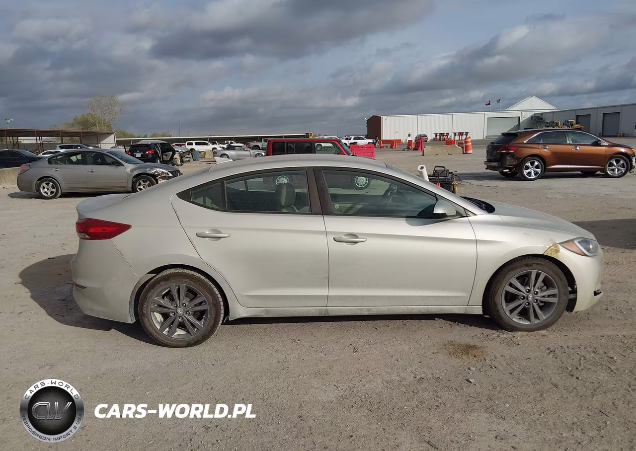 2018 Hyundai Elantra Sel VIN:5NPD84LF8JH258501 - 13