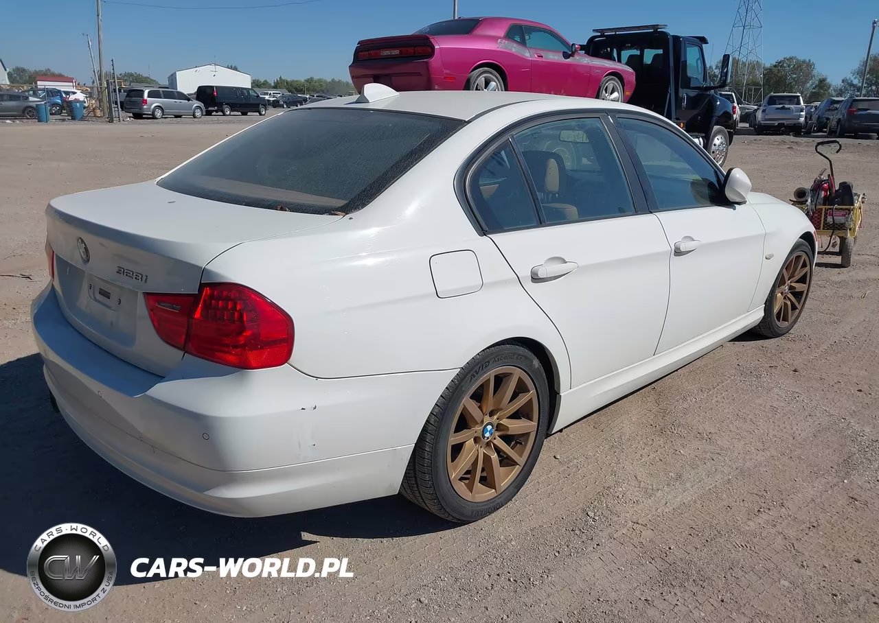 2010 BMW 328I VIN:WBAPH7G53ANM53838 - 4