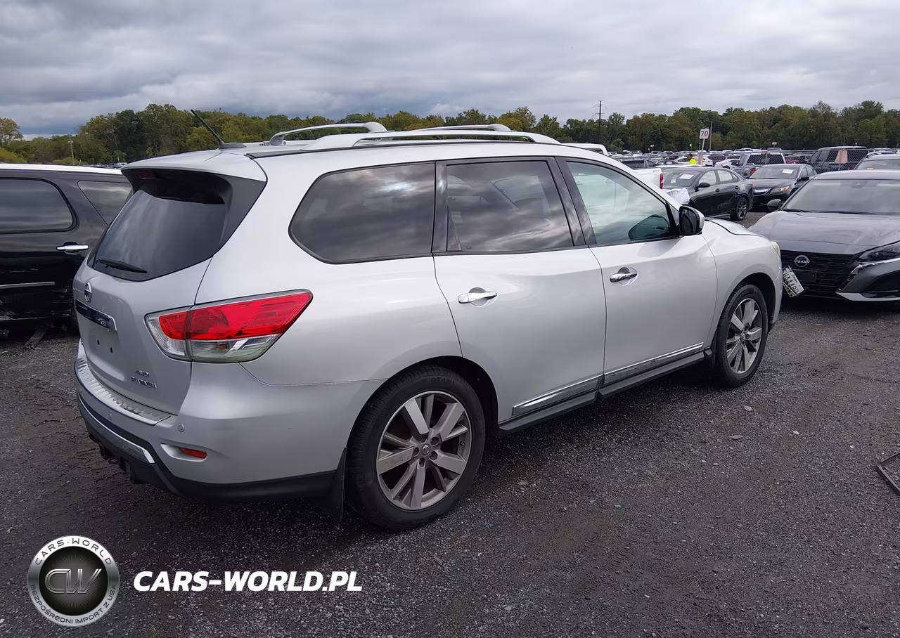 2015 Nissan Pathfinder Platinum VIN:5N1AR2MM5FC693296 - 4