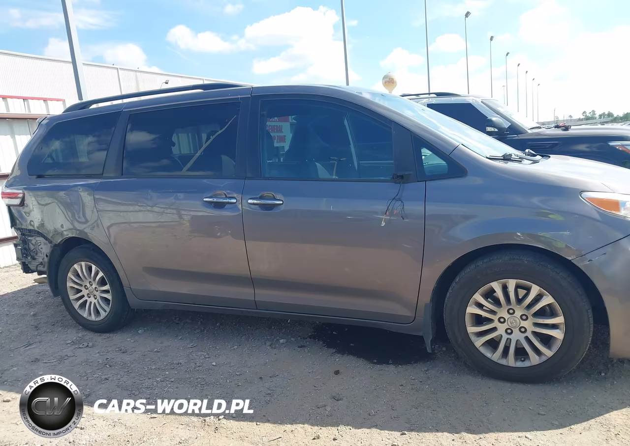 2017 Toyota Sienna Xle 8 Passenger VIN:5TDYZ3DC0HS809182 - 13