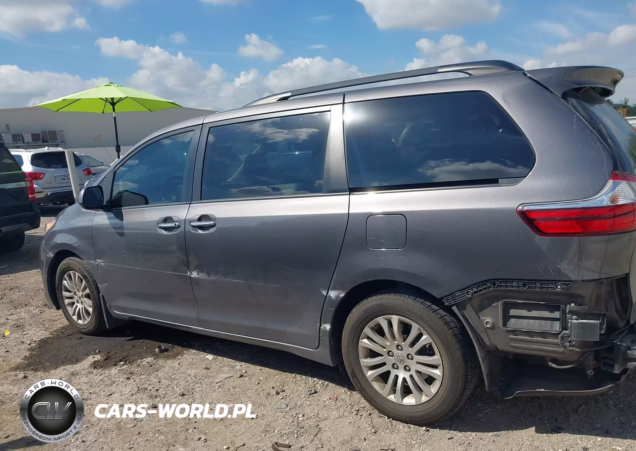 2017 Toyota Sienna Xle 8 Passenger VIN:5TDYZ3DC0HS809182 - 14