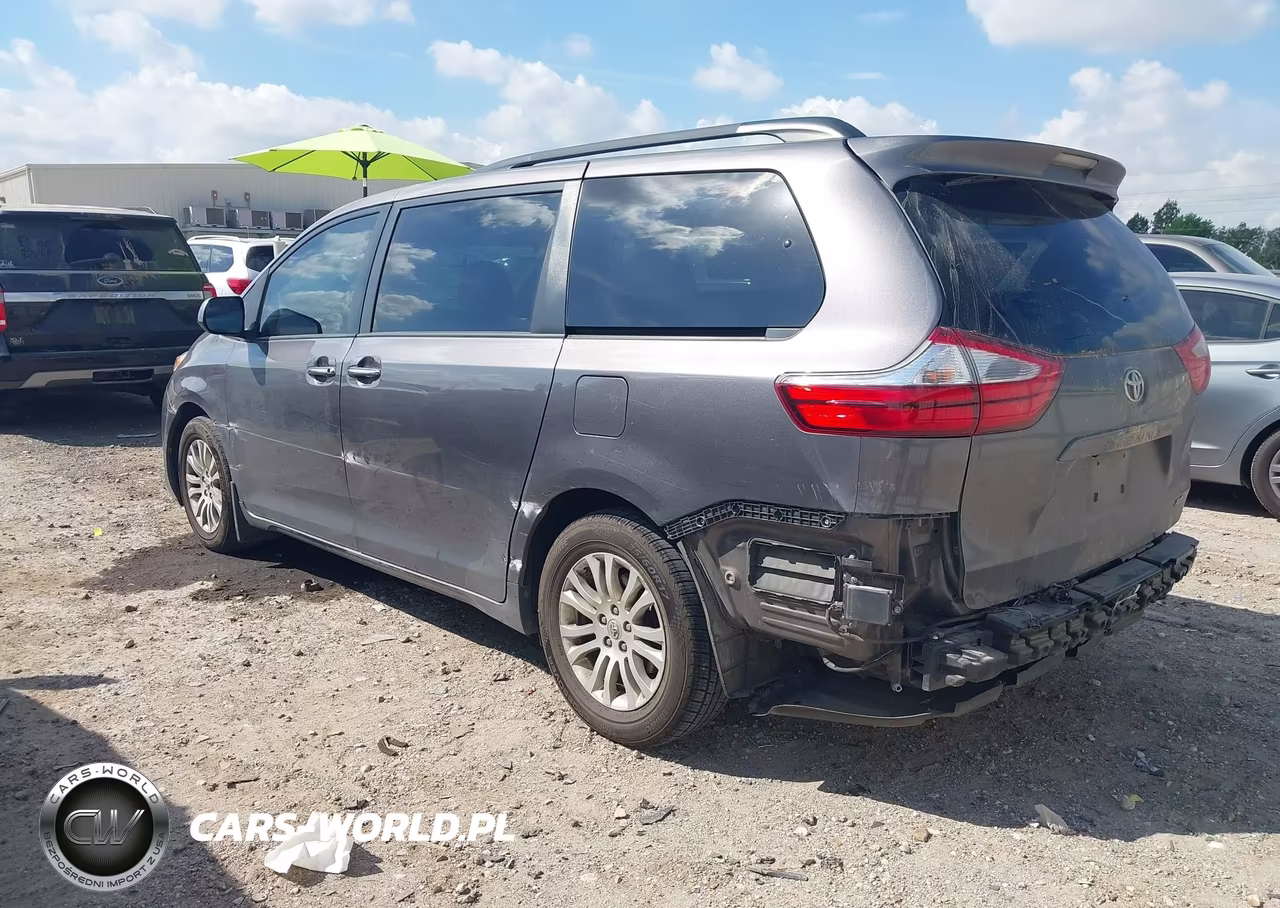 2017 Toyota Sienna Xle 8 Passenger VIN:5TDYZ3DC0HS809182 - 3