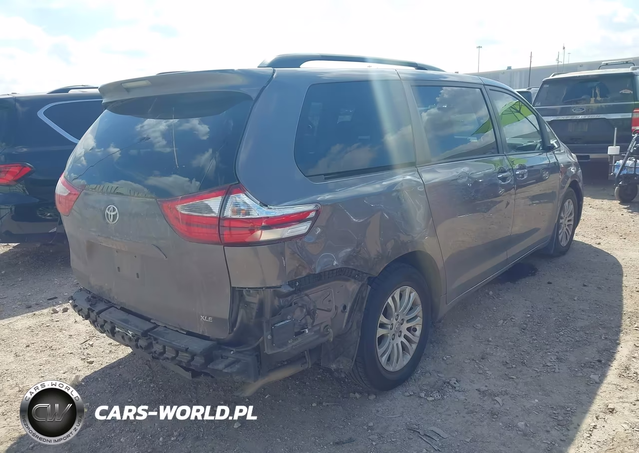 2017 Toyota Sienna Xle 8 Passenger VIN:5TDYZ3DC0HS809182 - 4