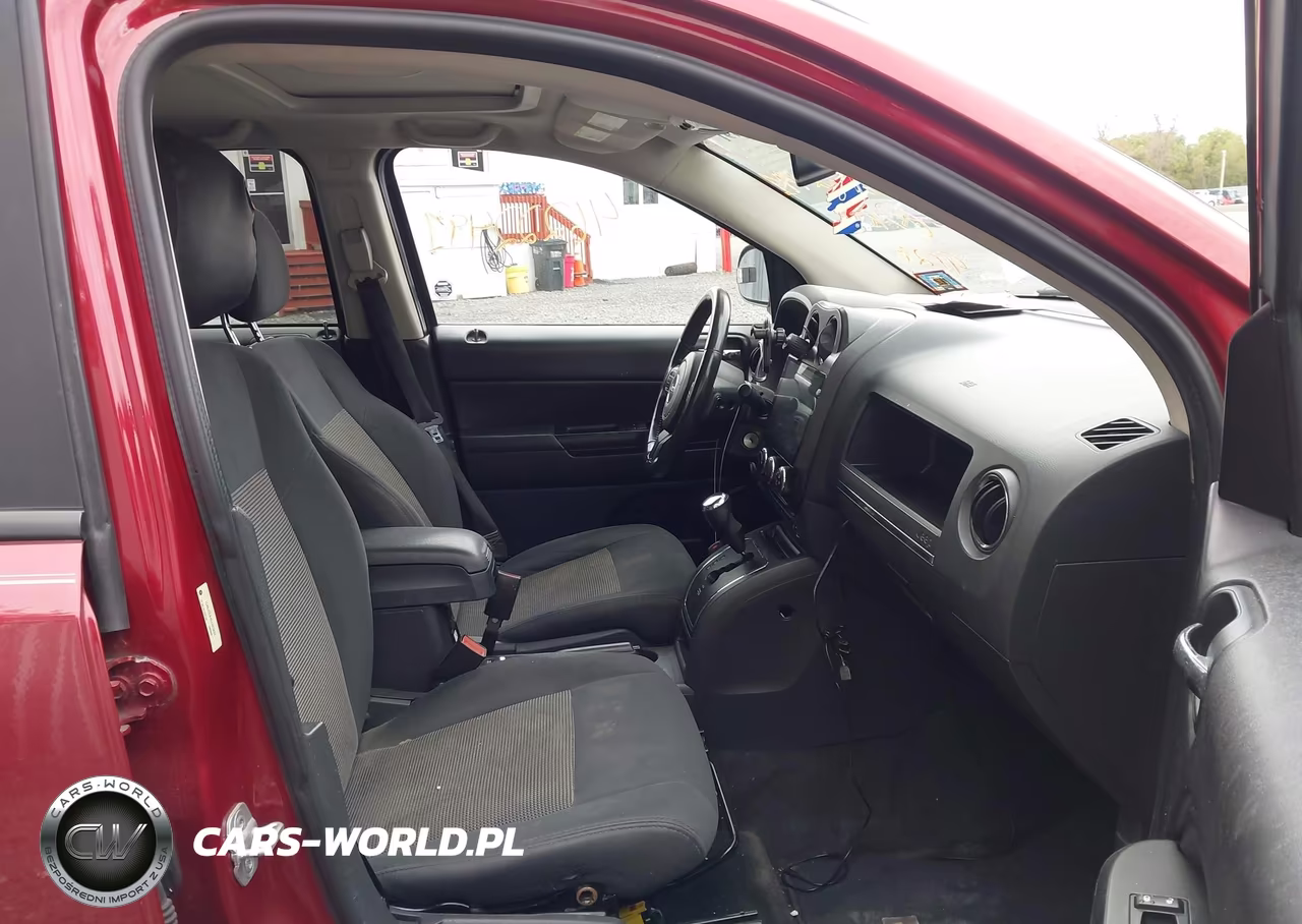 2012 Jeep Compass Latitude VIN:1C4NJDEB4CD655697 - 5