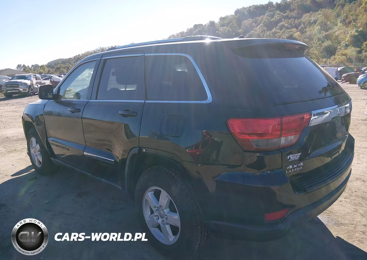 2011 Jeep Grand Cherokee Laredo VIN:1J4RR4GG2BC551405 - 3