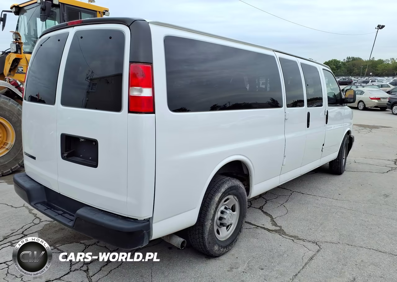 2019 Chevrolet Express 3500 Ls VIN:1GAZGNFG1K1334662 - 4