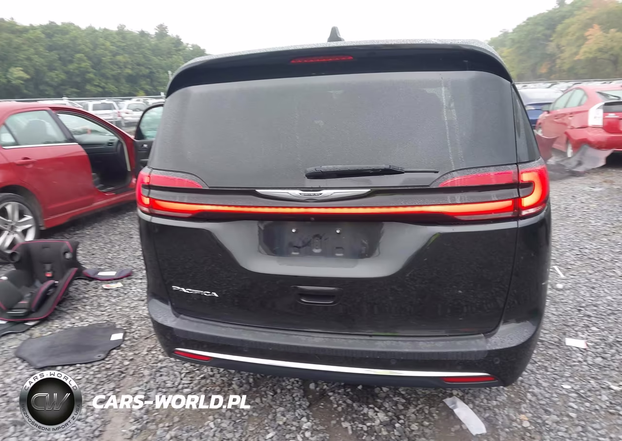 2023 Chrysler Pacifica Touring L VIN:2C4RC1BG3PR581511 - 16