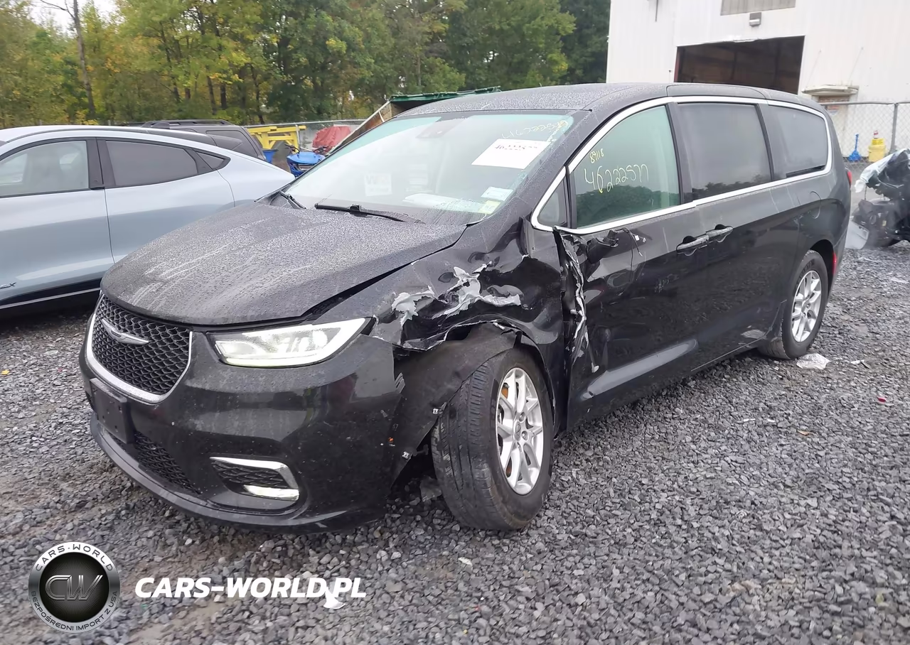 2023 Chrysler Pacifica Touring L VIN:2C4RC1BG3PR581511 - 2