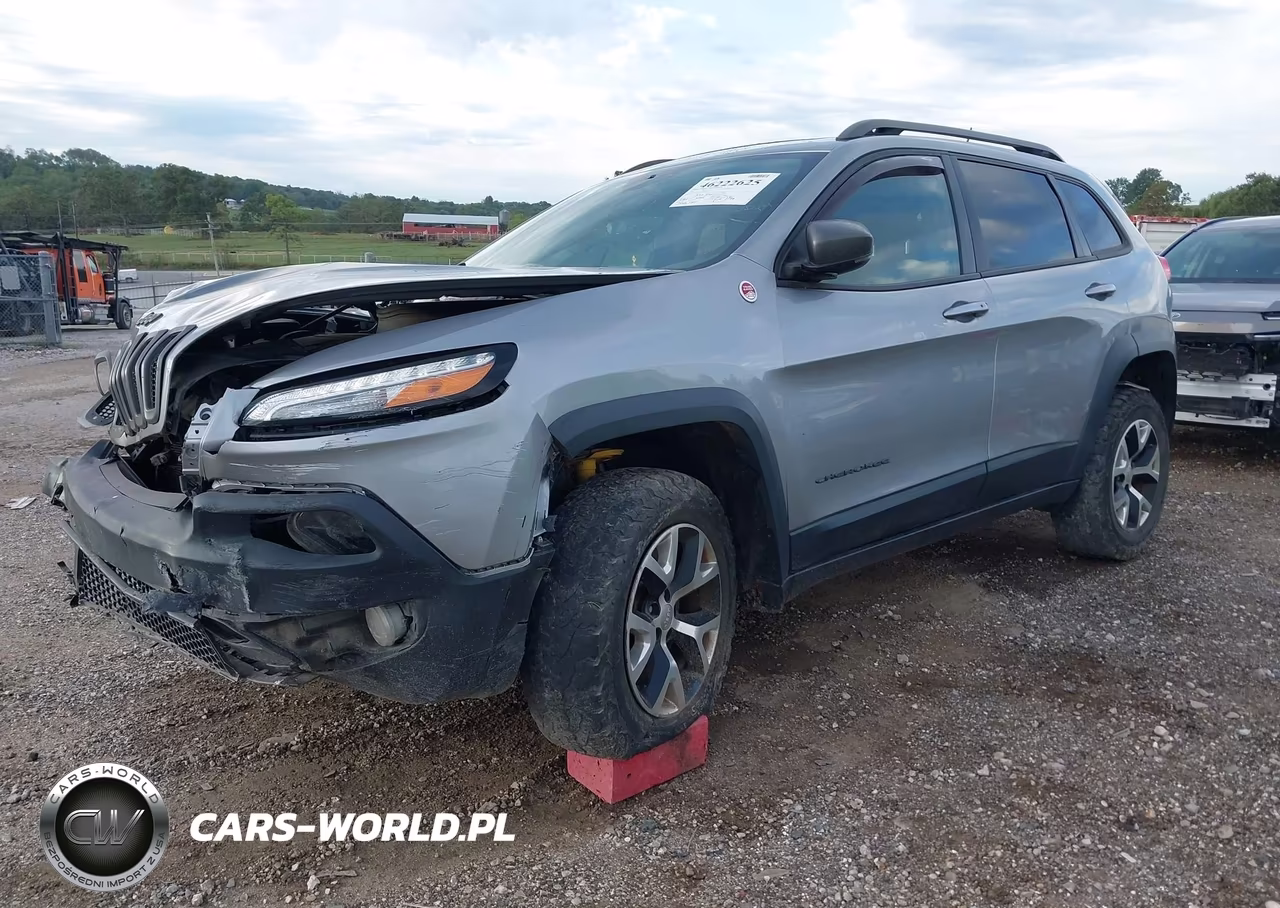 2015 Jeep Cherokee Trailhawk VIN:1C4PJMBS8FW698963 - 2