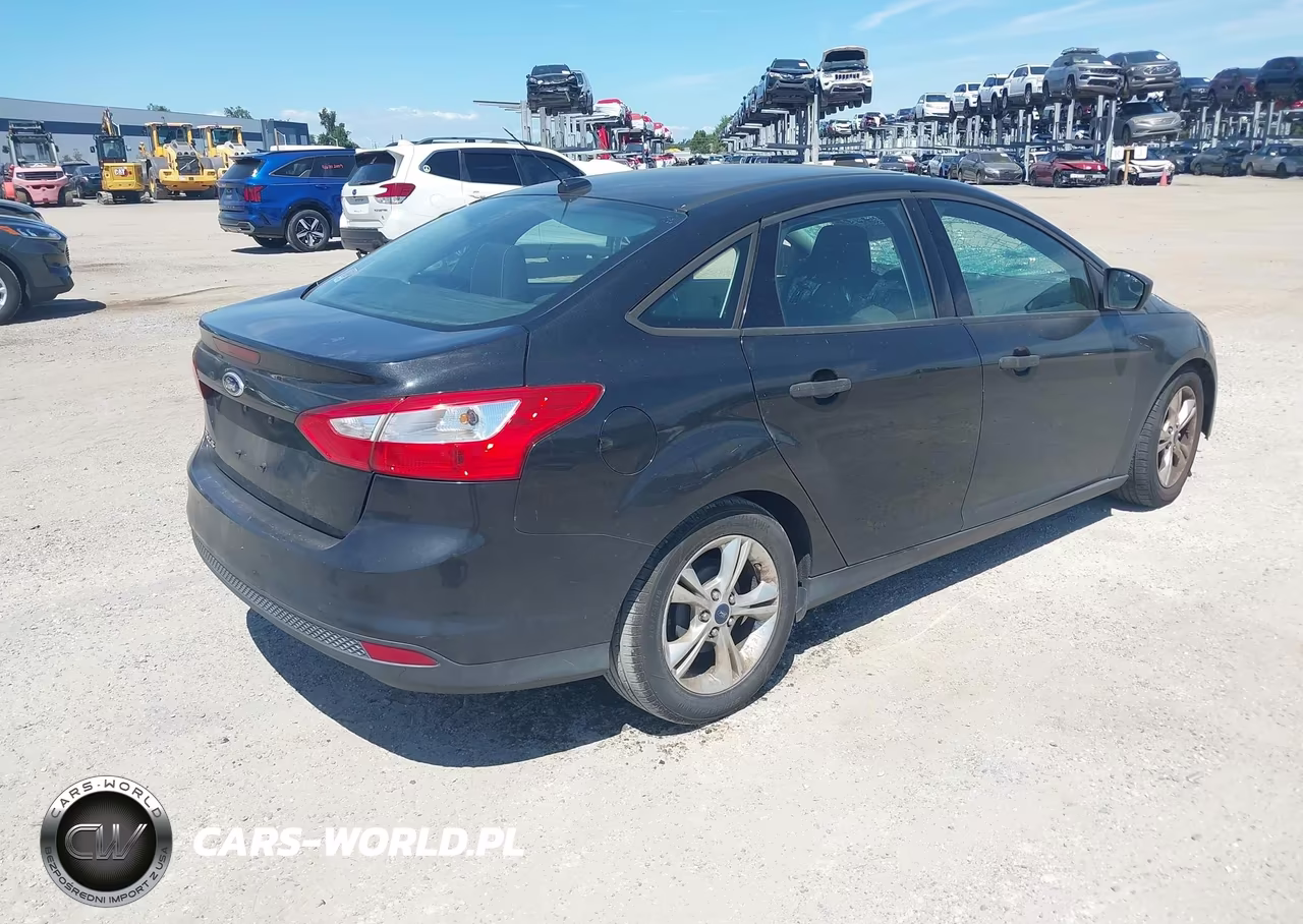 2014 Ford Focus S VIN:1FADP3E21EL167035 - 4