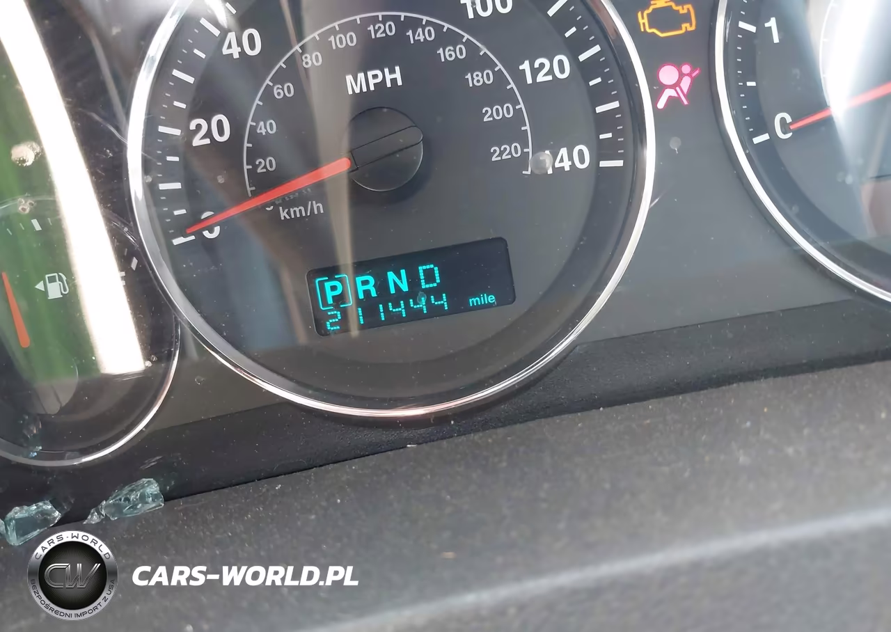 2007 Jeep Grand Cherokee Laredo VIN:1J8GS48K87C601860 - 7