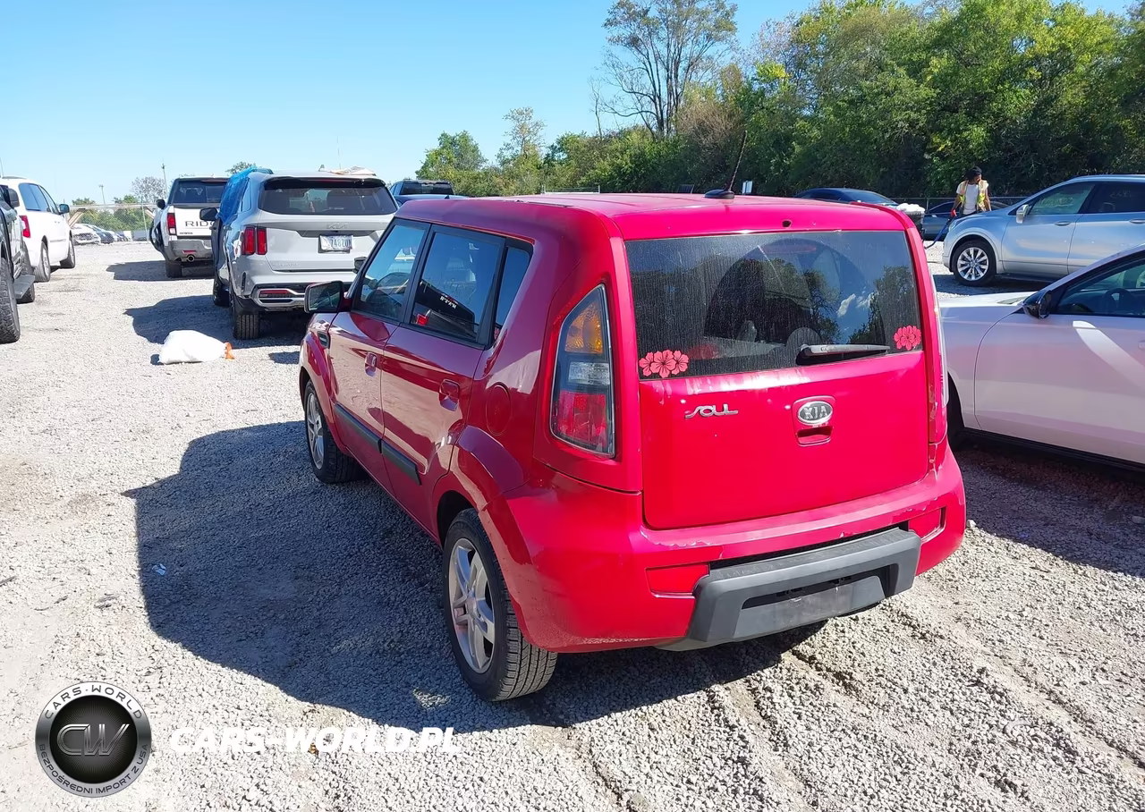 2010 Kia Soul + VIN:KNDJT2A28A7066067 - 3