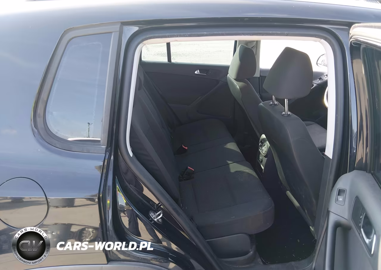 2015 Volkswagen Tiguan S VIN:WVGAV7AX5FW579241 - 8