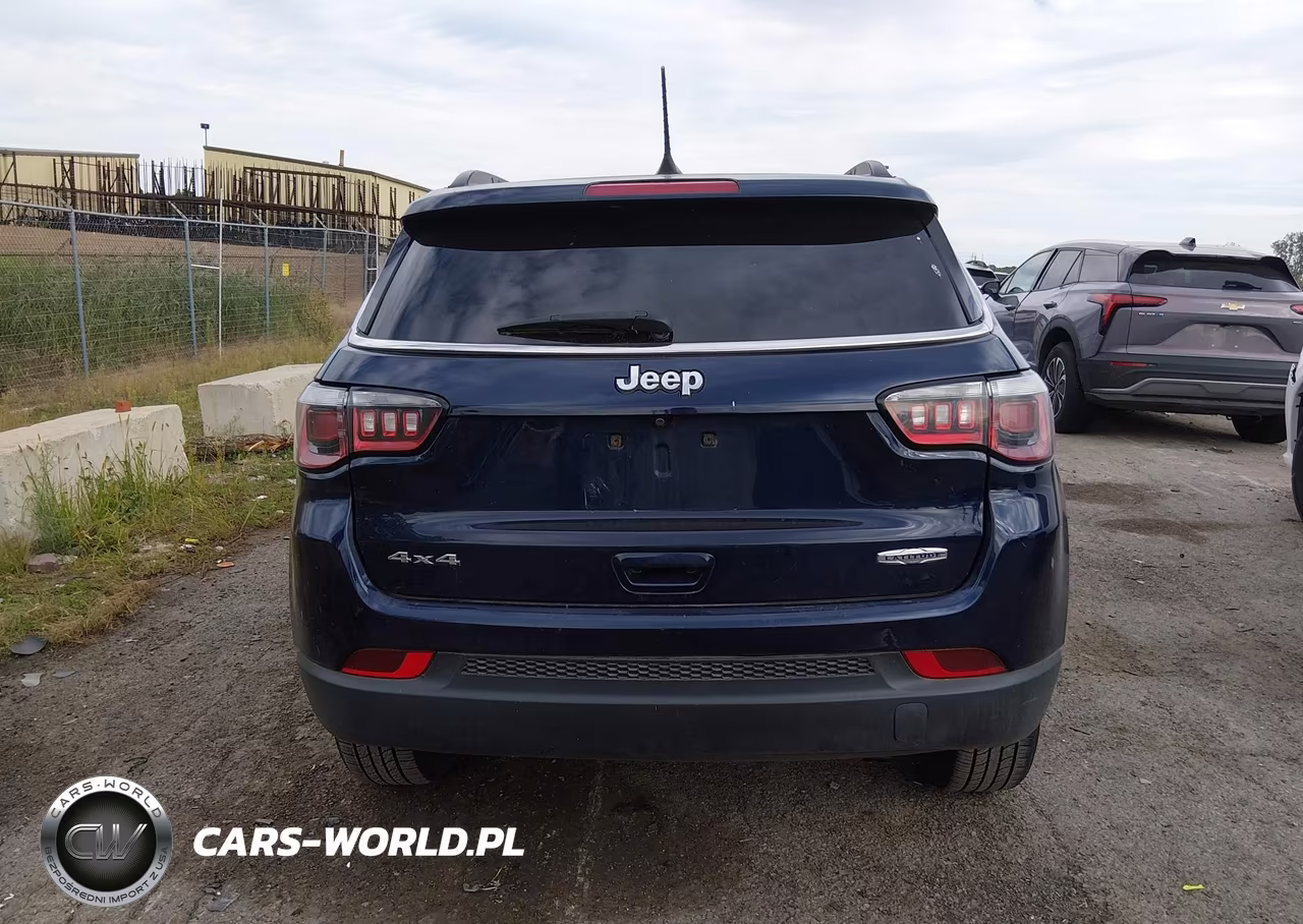 2018 Jeep Compass Latitude 4X4 VIN:3C4NJDBB4JT366251 - 16