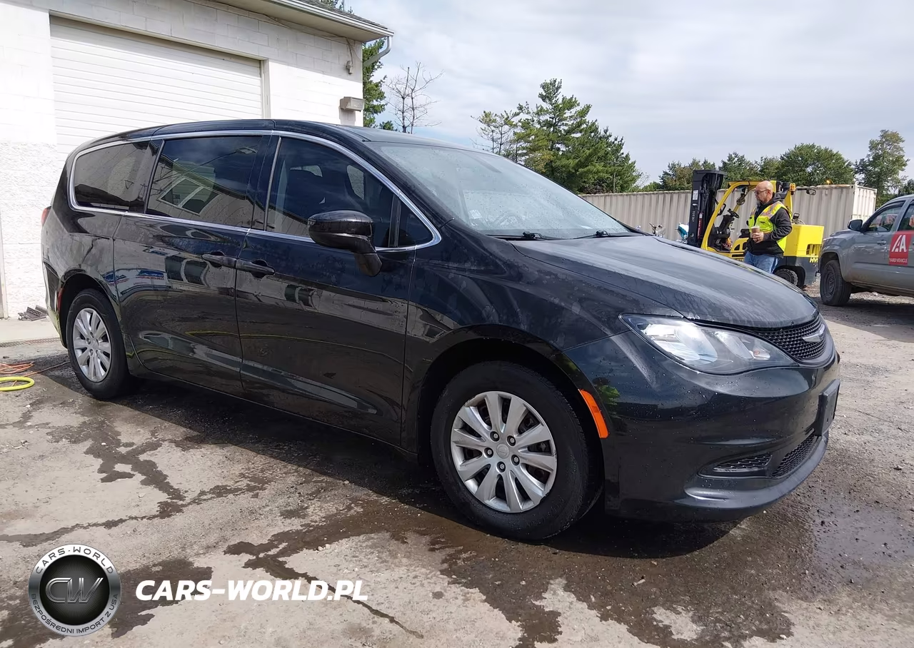 2021 Chrysler Voyager L VIN:2C4RC1AG4MR568411 - 1