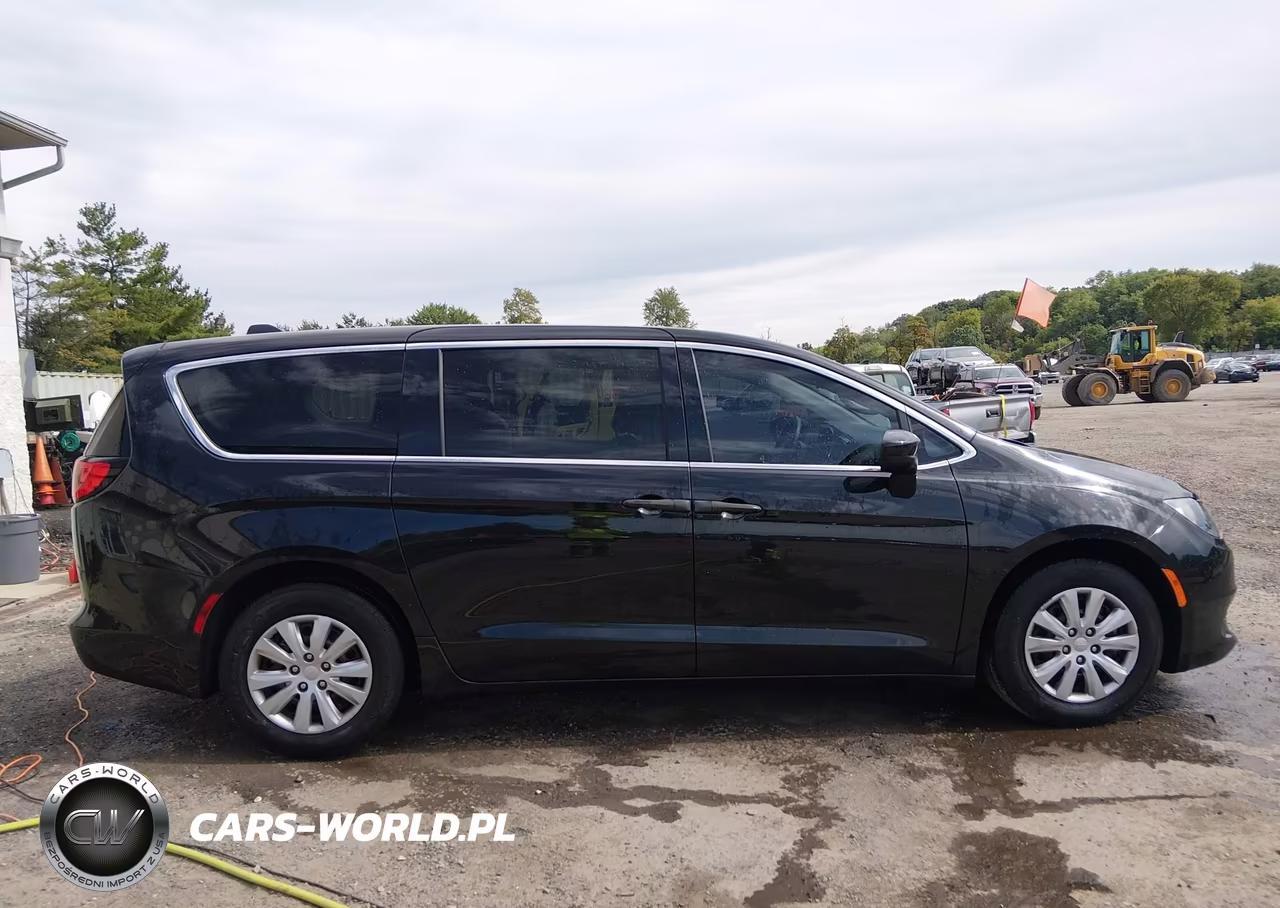 2021 Chrysler Voyager L VIN:2C4RC1AG4MR568411 - 14