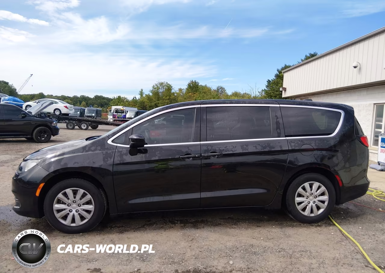 2021 Chrysler Voyager L VIN:2C4RC1AG4MR568411 - 15