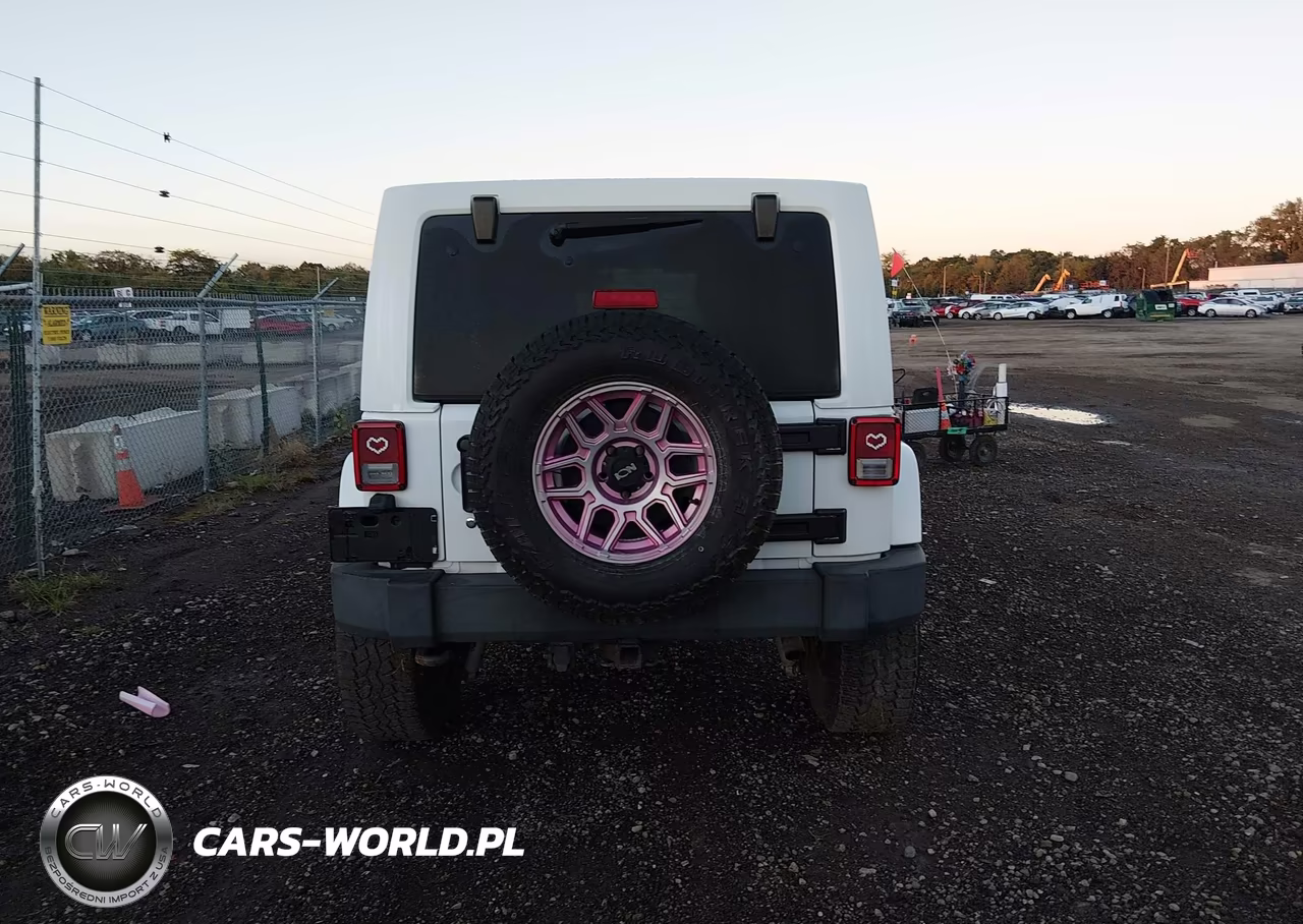 2012 Jeep Wrangler Unlimited Rubicon VIN:1C4HJWFG8CL111227 - 17