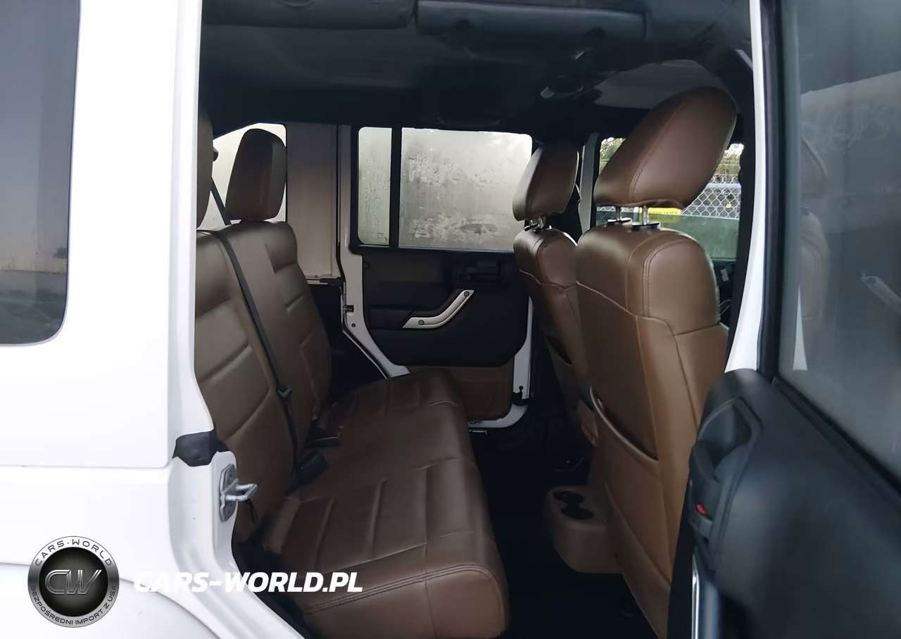 2012 Jeep Wrangler Unlimited Rubicon VIN:1C4HJWFG8CL111227 - 8